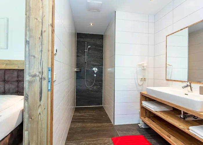 Eberharthof * Σάαλμπαχ-Χίντεργκλεμ